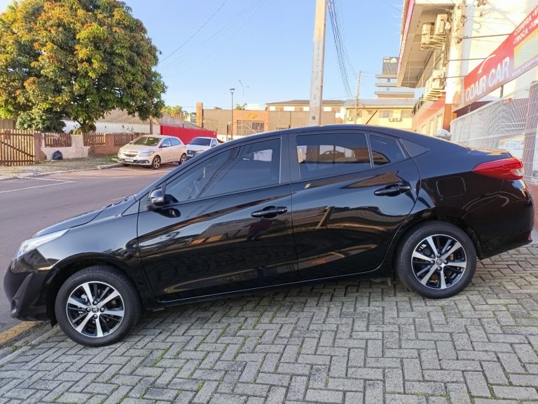 TOYOTA YARIS XS