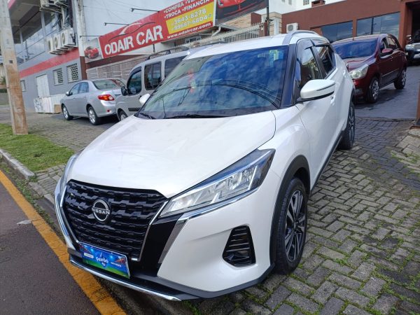 KICKS ADVANCE CVT 1.6